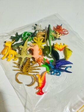 Assorted Mini Plastic Dinosaurs & Sea Creatures - Multicolor Toy Set